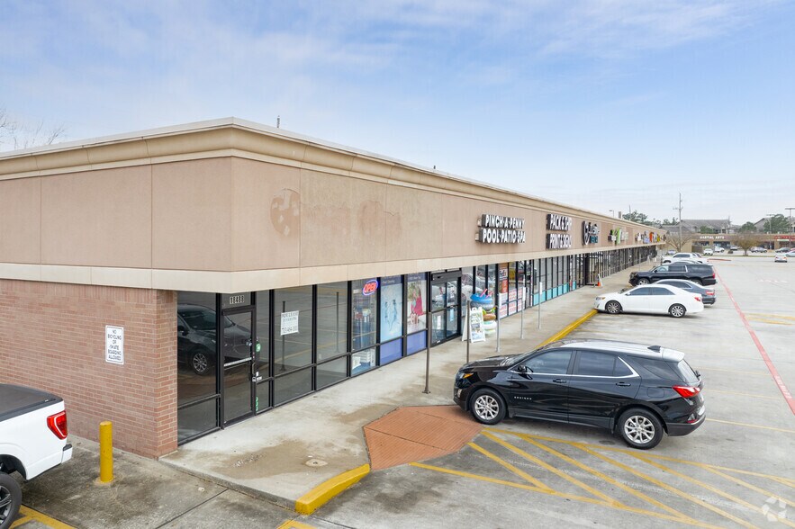 More Photos Of 18416-18508 Kuykendahl Rd, Spring Freestanding For Lease