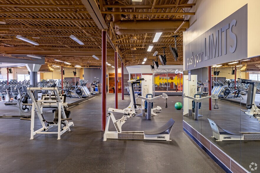 More Photos Of 2100 Plaza Pky, Bedford Health Club For Sale