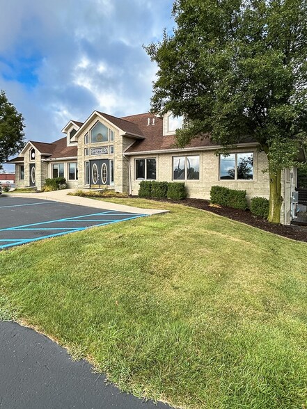 More Photos Of 10729 Coldwater Rd, Fort Wayne Office For Sale