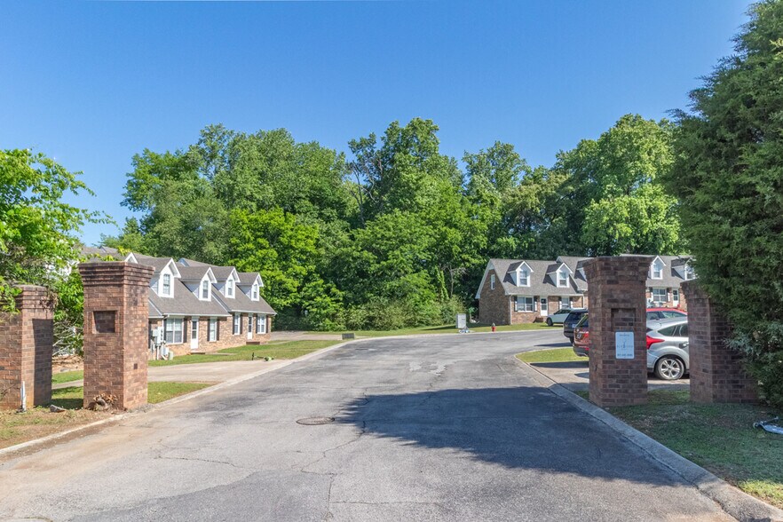 More Photos Of 279B Harrier ct, Clarksville Apartments For Sale