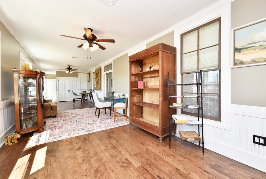 More Photos Of 315 Cedar St, New Ulm Specialty For Sale