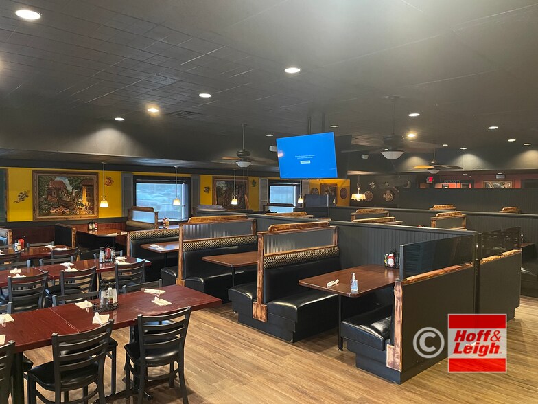 More Photos Of 71 5th St SE, Barberton Restaurant For Sale