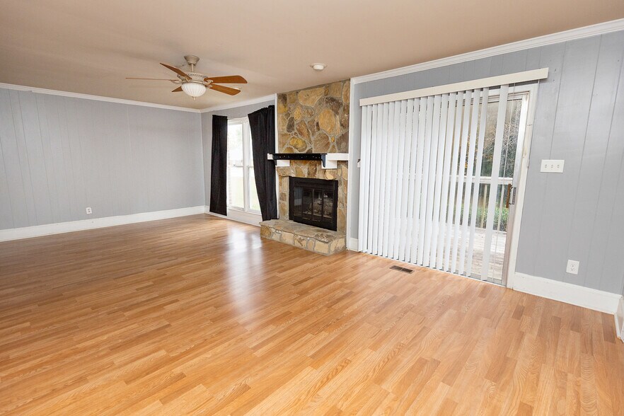 More Photos Of 330 S Culver St, Lawrenceville Loft Creative Space For Sale