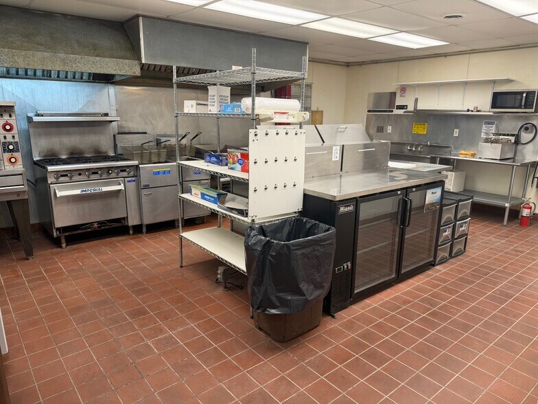 More Photos Of 1332 Lower Broadway, Schenectady Restaurant For Lease