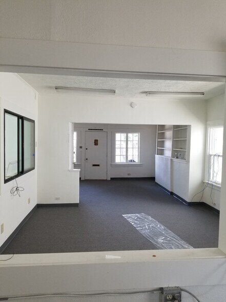 More Photos Of 2122 X St, Sacramento Flex For Sale