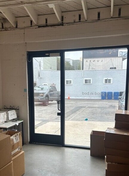 More Photos Of 1032 Broadway, Santa Monica Flex For Lease