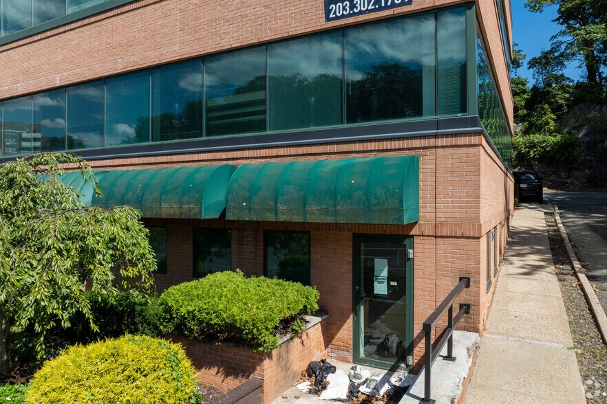 More Photos Of 1234 Central Park Ave, Yonkers Medical For Lease