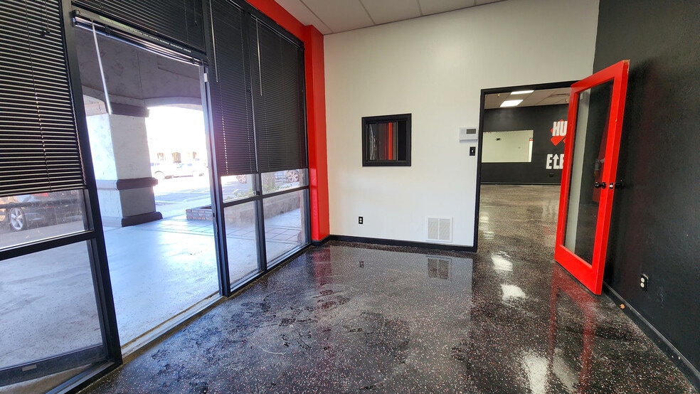More Photos Of 2111 S Alma School Rd, Mesa General Retail For Lease