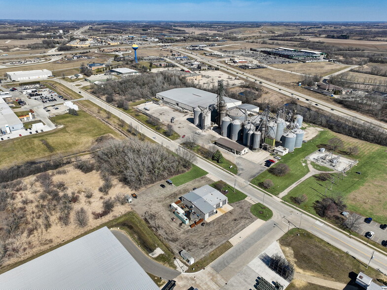 More Photos Of 201 Grell Ln, Johnson Creek Manufacturing For Sale