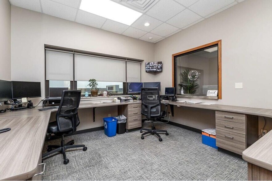 More Photos Of 3679 Prism Ln, Kieler Office For Lease