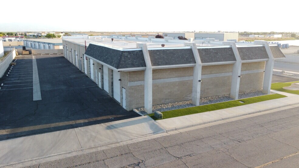 More Photos Of 4601 Kimber Ave, Bakersfield Warehouse For Lease