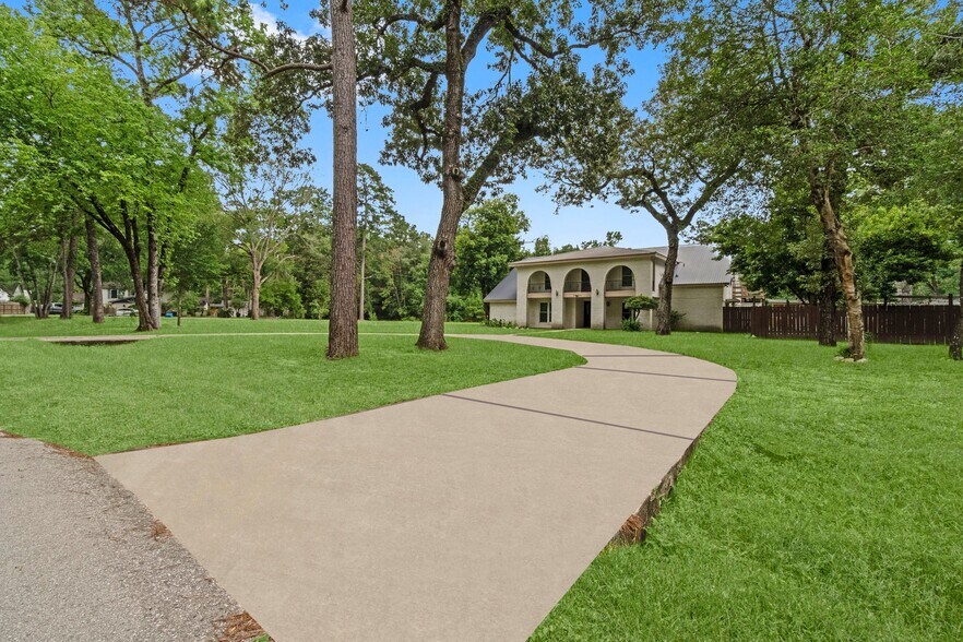 More Photos Of 2042 Teal Dr, Spring Dormitory For Sale