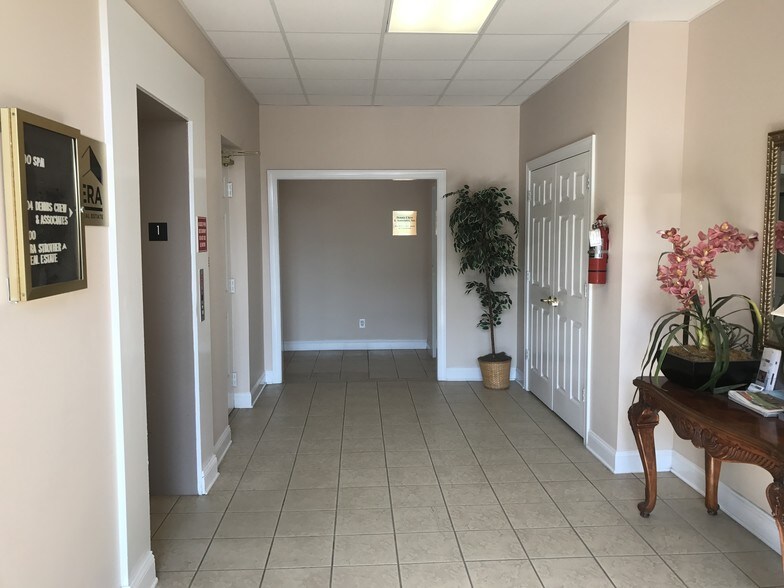 More Photos Of 2931 Breezewood Ave, Fayetteville Office For Lease