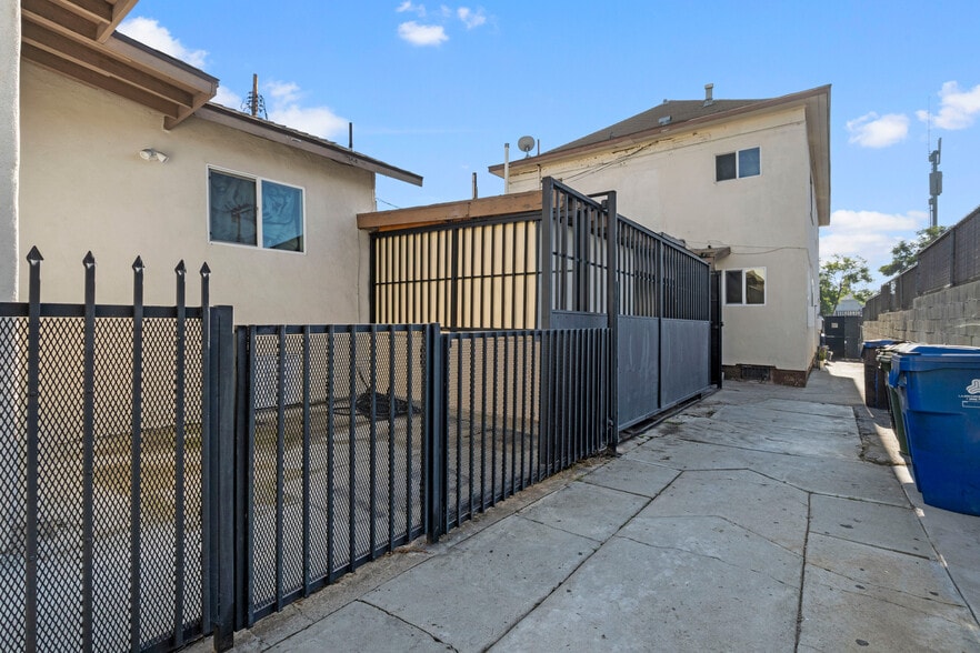 More Photos Of 2313 E 1st St, Los Angeles Storefront Retail Residential For Sale