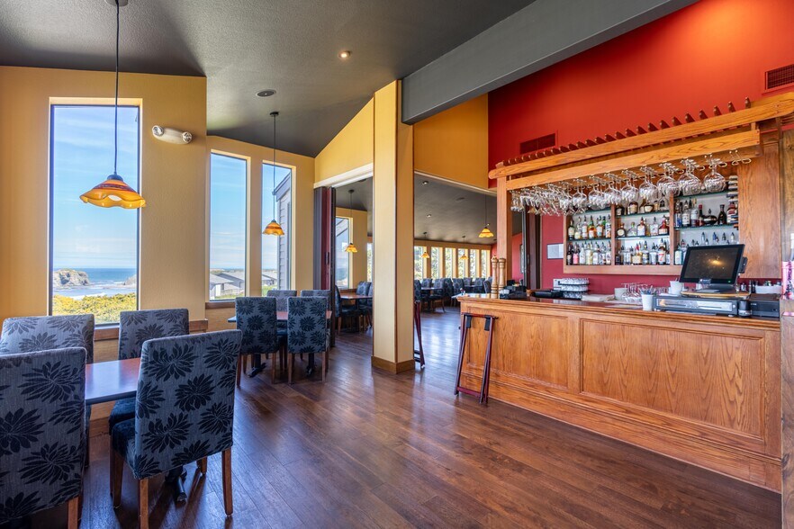 More Photos Of 1695 Beach Loop Drive, Bandon Restaurant For Sale