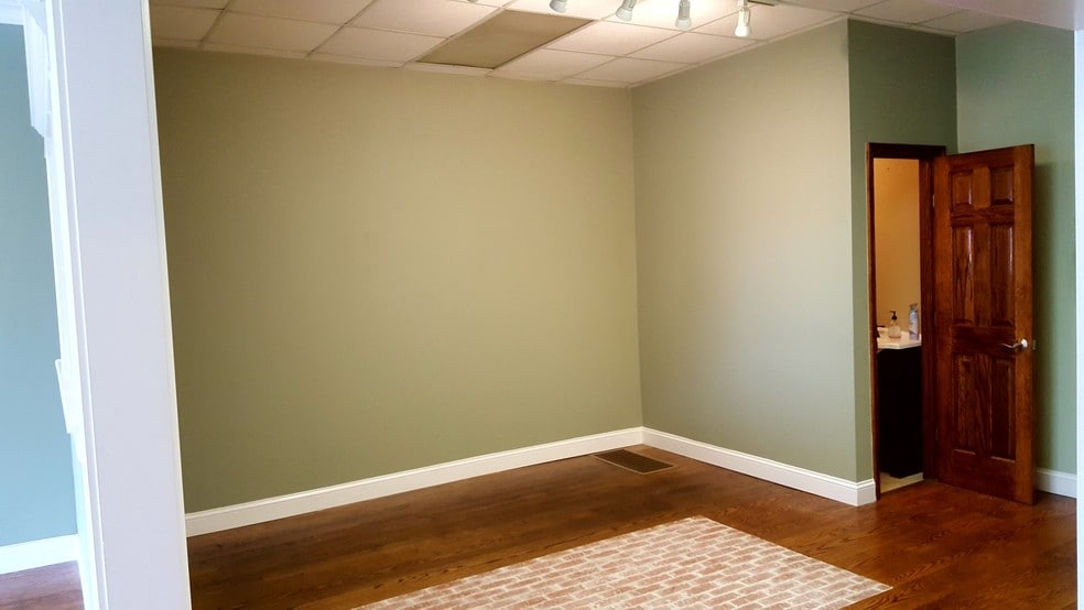 More Photos Of 167 Glen Head Rd, Glen Head Storefront Retail Residential For Lease