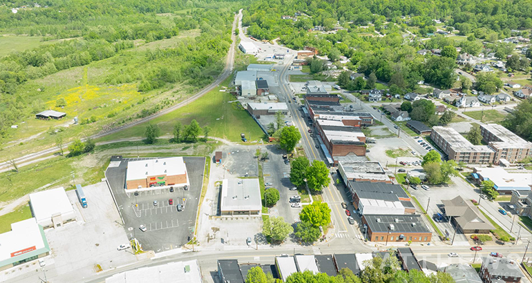 More Photos Of 174 S Main St, Jellico Freestanding For Lease