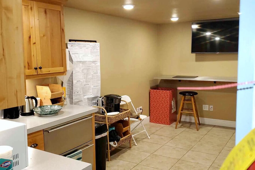 More Photos Of 901 W Grand Ave, Grover Beach General Retail For Lease