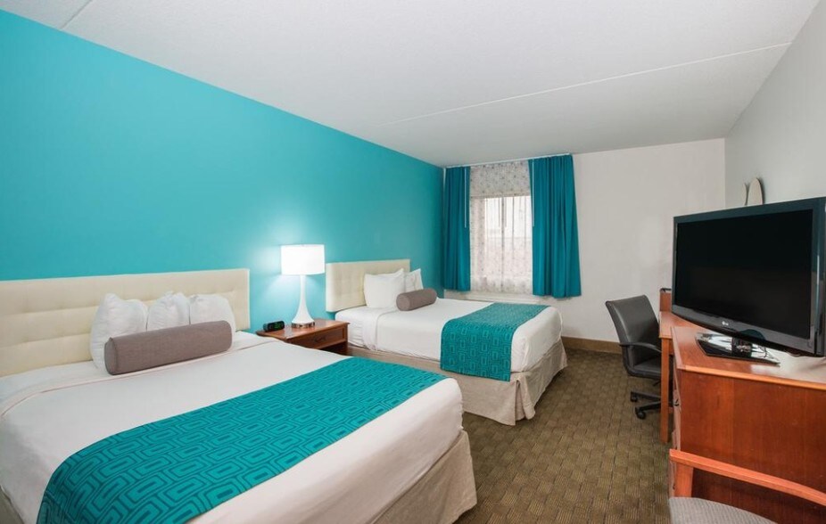 More Photos Of 1101 N Green River Rd, Evansville Hotel For Sale