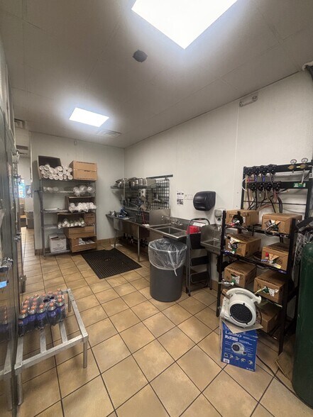 More Photos Of 635 N Main St, Corona General Retail For Lease