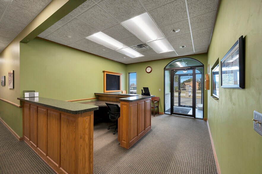 More Photos Of 4424 Dickinson Rd, De Pere Office For Lease