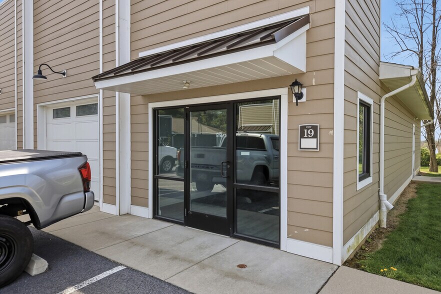 More Photos Of 8520 Allentown Pike, Blandon Unknown For Lease