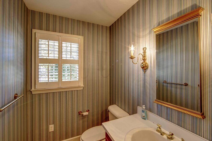 More Photos Of 113 Robert Bruce dr, Manteo Flex For Sale