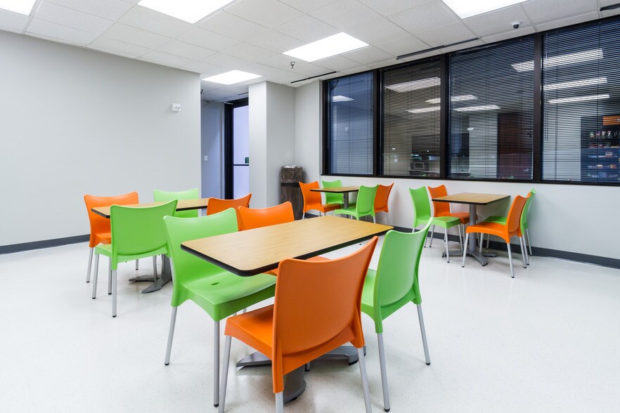 More Photos Of 738 Highway 6 S, Houston Office For Lease