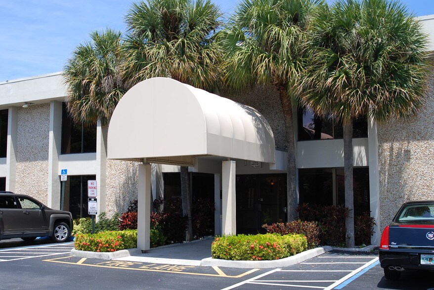 More Photos Of 1300 N Federal Hwy, Boca Raton Medical For Lease