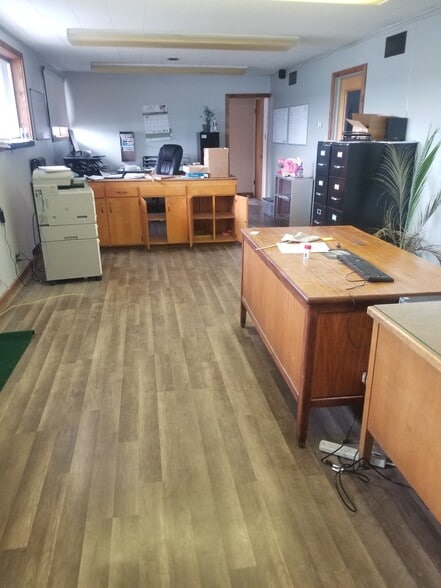 More Photos Of 811 2nd Ave N, Billings Flex For Sale