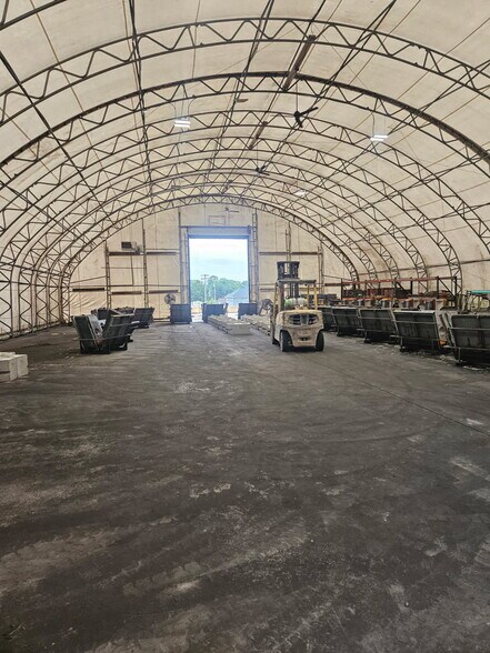 More Photos Of 32 Clark St, Greensburg Warehouse For Lease