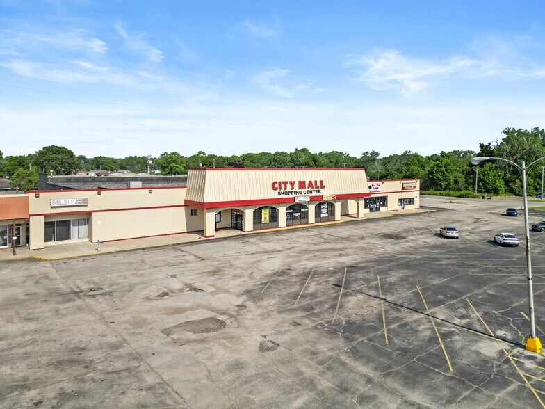 More Photos Of 5340-5364 Broadway, Merrillville Storefront For Sale