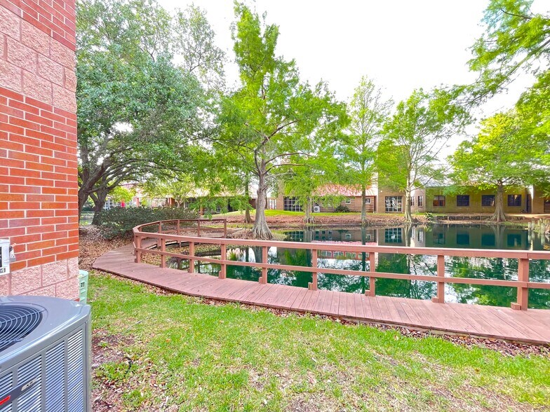 More Photos Of 215 Oak Dr S, Lake Jackson Medical For Lease