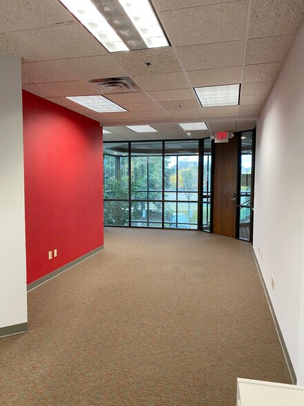 More Photos Of 941 Hillwind Rd NE, Minneapolis Medical For Lease