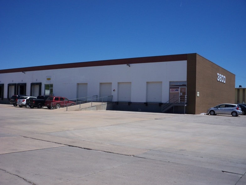 More Photos Of 3930 W 29th St S, Wichita Warehouse For Lease