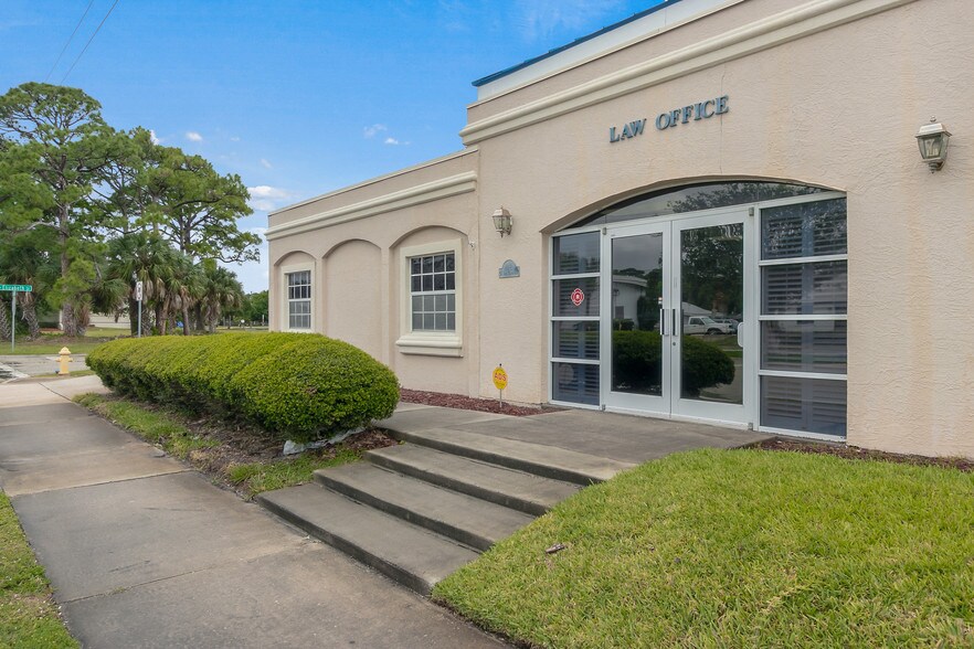 More Photos Of 112 W New Haven Ave, Melbourne Office For Lease