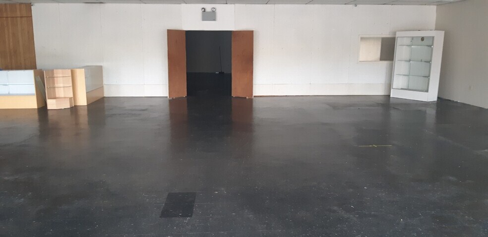 Primary Photo Of 327 & 323 John C Calhoun Dr, Orangeburg Freestanding For Sale