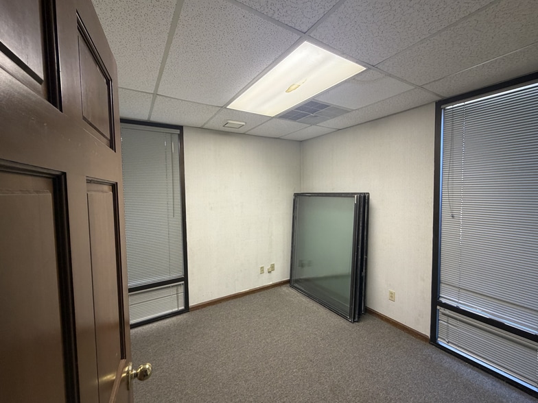 More Photos Of 7811 Kelley Dr, Stockton Office For Sale