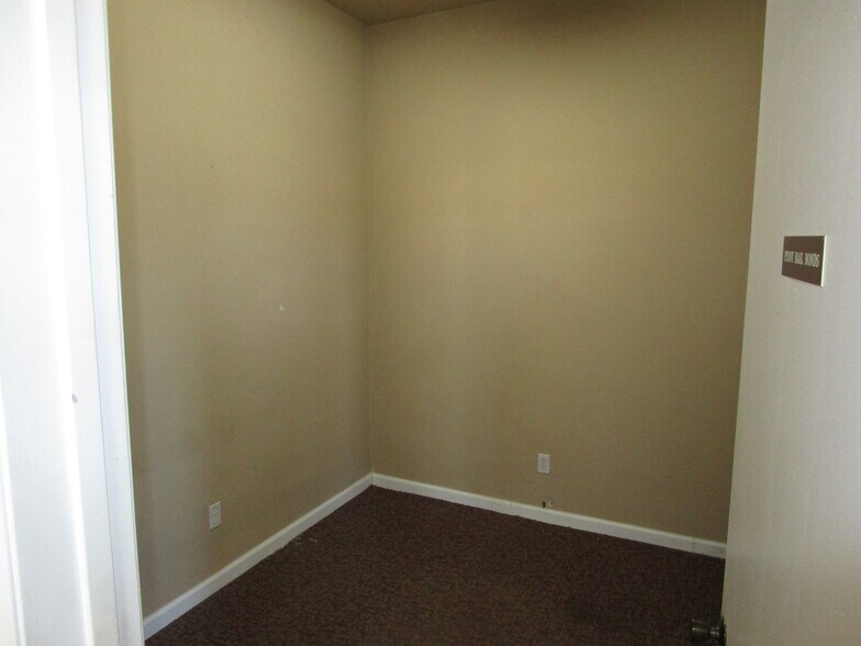 More Photos Of 631 E Rialto Ave, San Bernardino Office For Sale