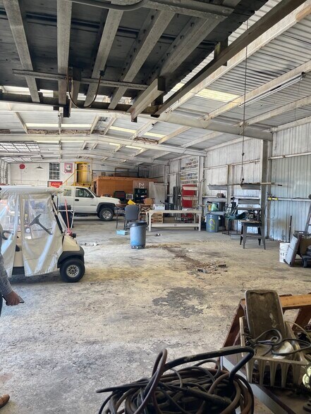 Primary Photo Of 3420 Sherwood Ave, Lancaster Manufacturing For Lease