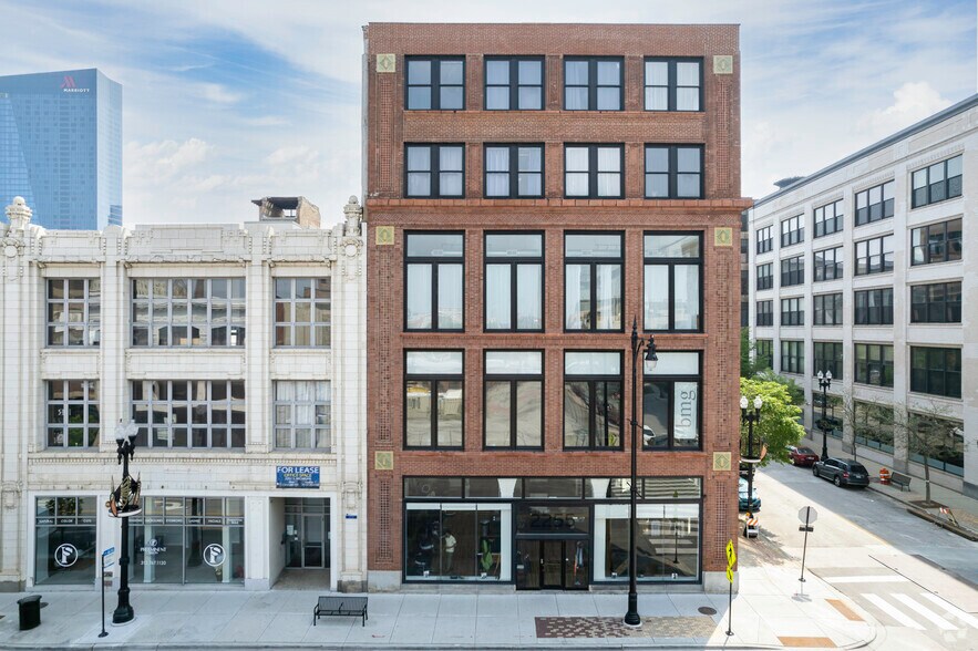 More Photos Of 2255 S Michigan Ave, Chicago Apartments For Lease