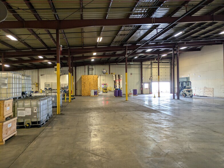 More Photos Of 100 S Broadway, Belgrade Distribution For Sale