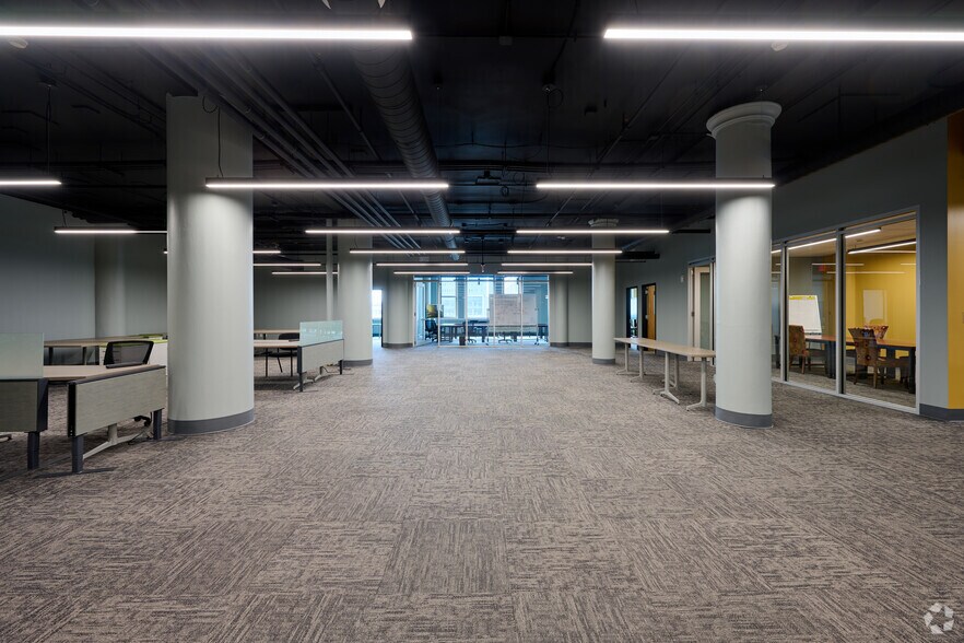 More Photos Of 260 E Main St, Rochester Medical For Lease