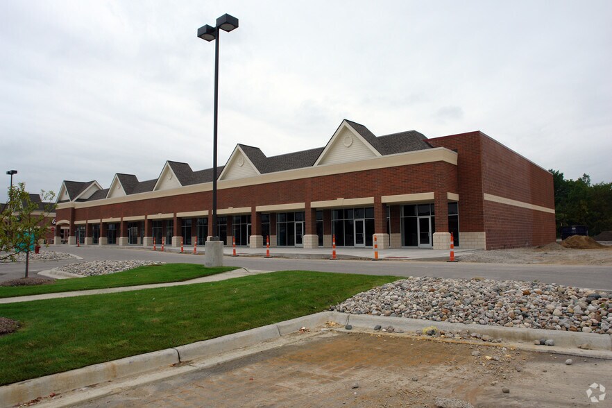 More Photos Of 5709-5773 E 12 Mile Rd, Warren Unknown For Lease