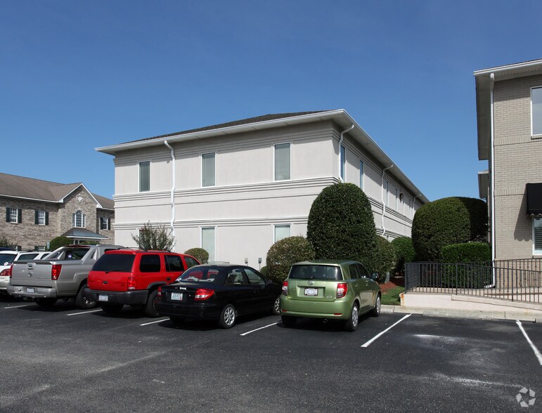 More Photos Of 2905 Breezewood Ave, Fayetteville Office For Lease