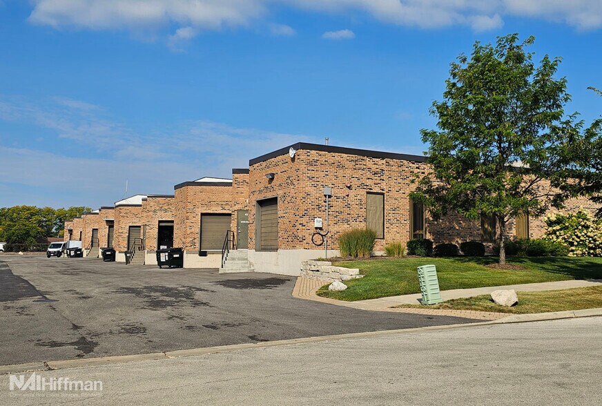 More Photos Of 33-47 Chestnut Ave, Westmont Warehouse For Lease