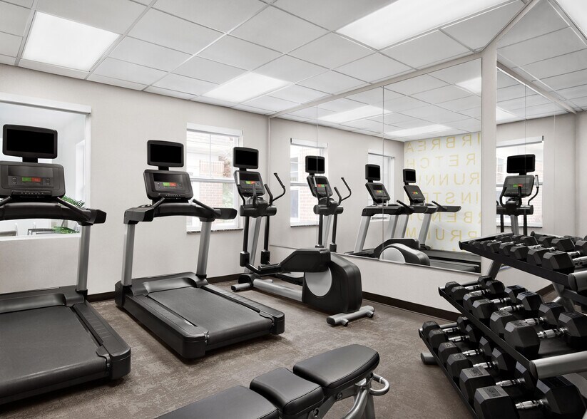 More Photos Of 1 Hampton Ct, Carlisle Hotel For Sale