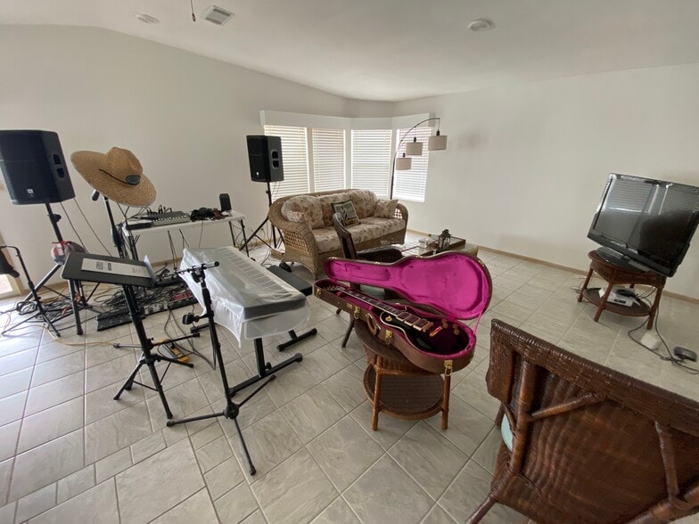 More Photos Of 3096 Skipper Ln, Saint James City Marina For Sale