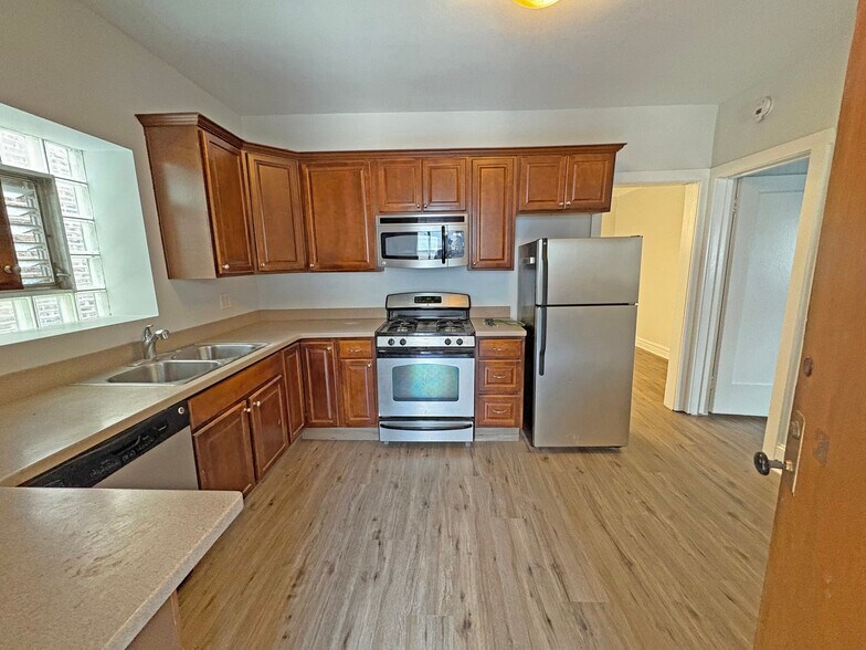 More Photos Of 2754 W Giddings St, Chicago Apartments For Sale