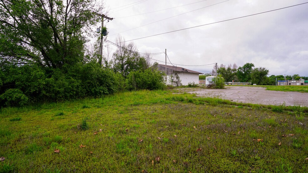 More Photos Of 110 NE Us-24 Hwy, Topeka Land For Sale